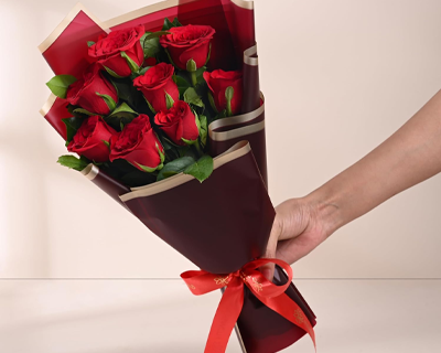 FlowerAura Premium Fresh Live Flower Bouquet of 8 Red Roses