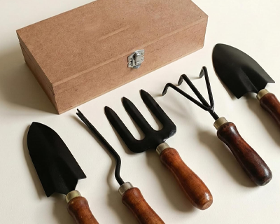 Garden Tool Combo Set (6 Pieces) | Wooden Handle Hand Tools with Rustic Black Blades