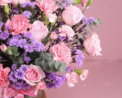 Fresh Live Flower Bouquet of 8 Roses