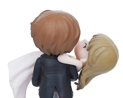 Plastic Bride Kissing Groom Romantic Couple Statue Decorative Showpiece Valentine Gift