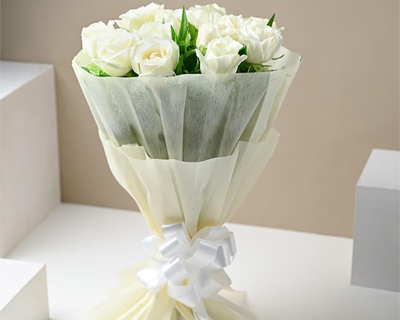 Bouquet of Enchanting 12 White Roses